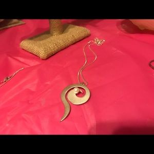 Vantel pearls empower neckalce